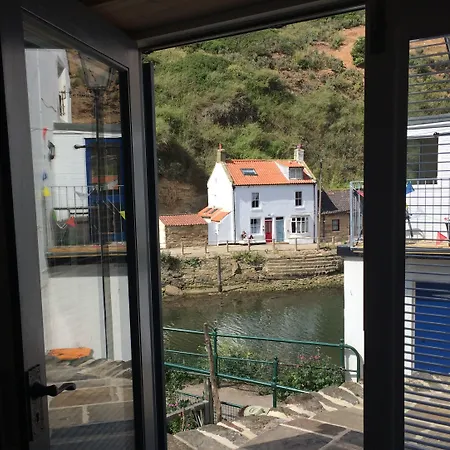 Old Joiners Shop * Staithes