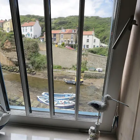 Old Joiners Shop * Staithes